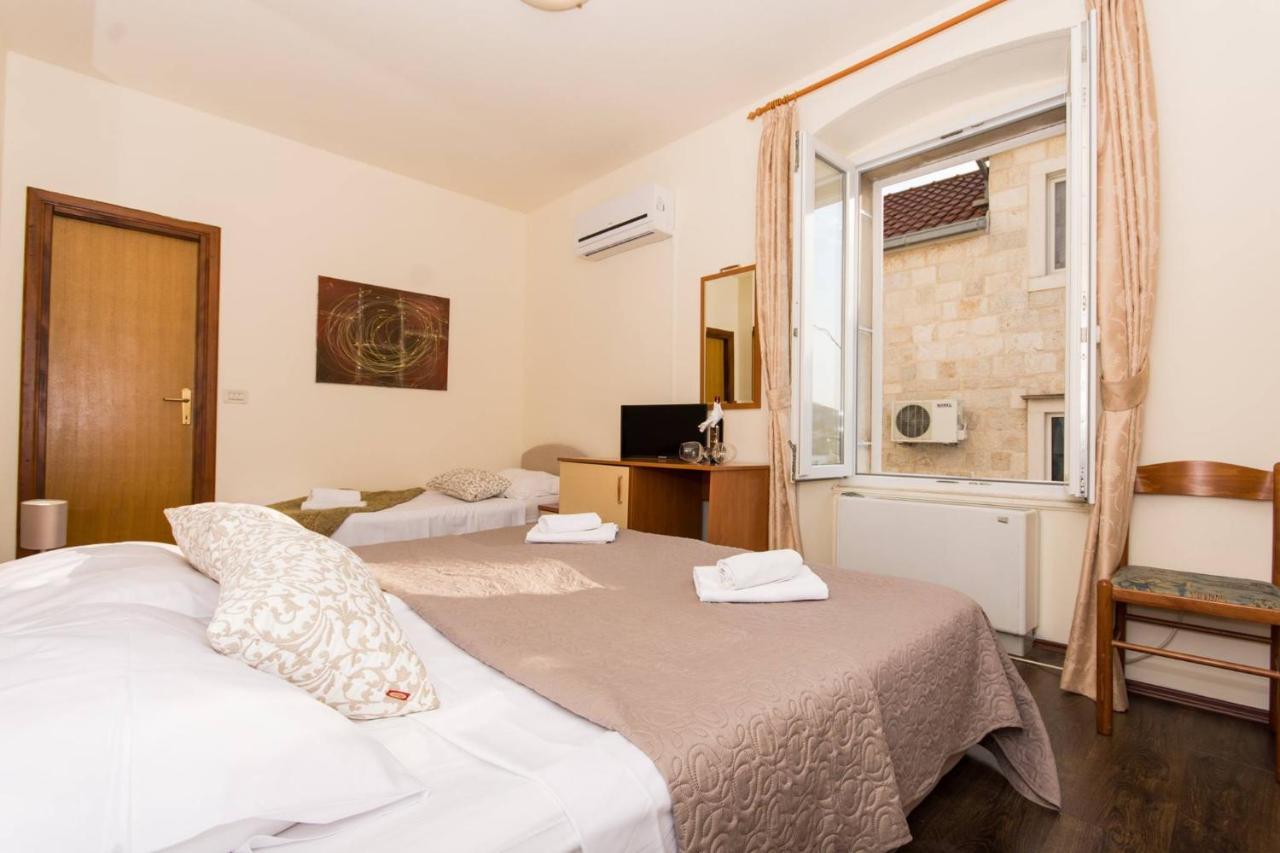 Bed and Breakfast Vila Liza Трогір Екстер'єр фото