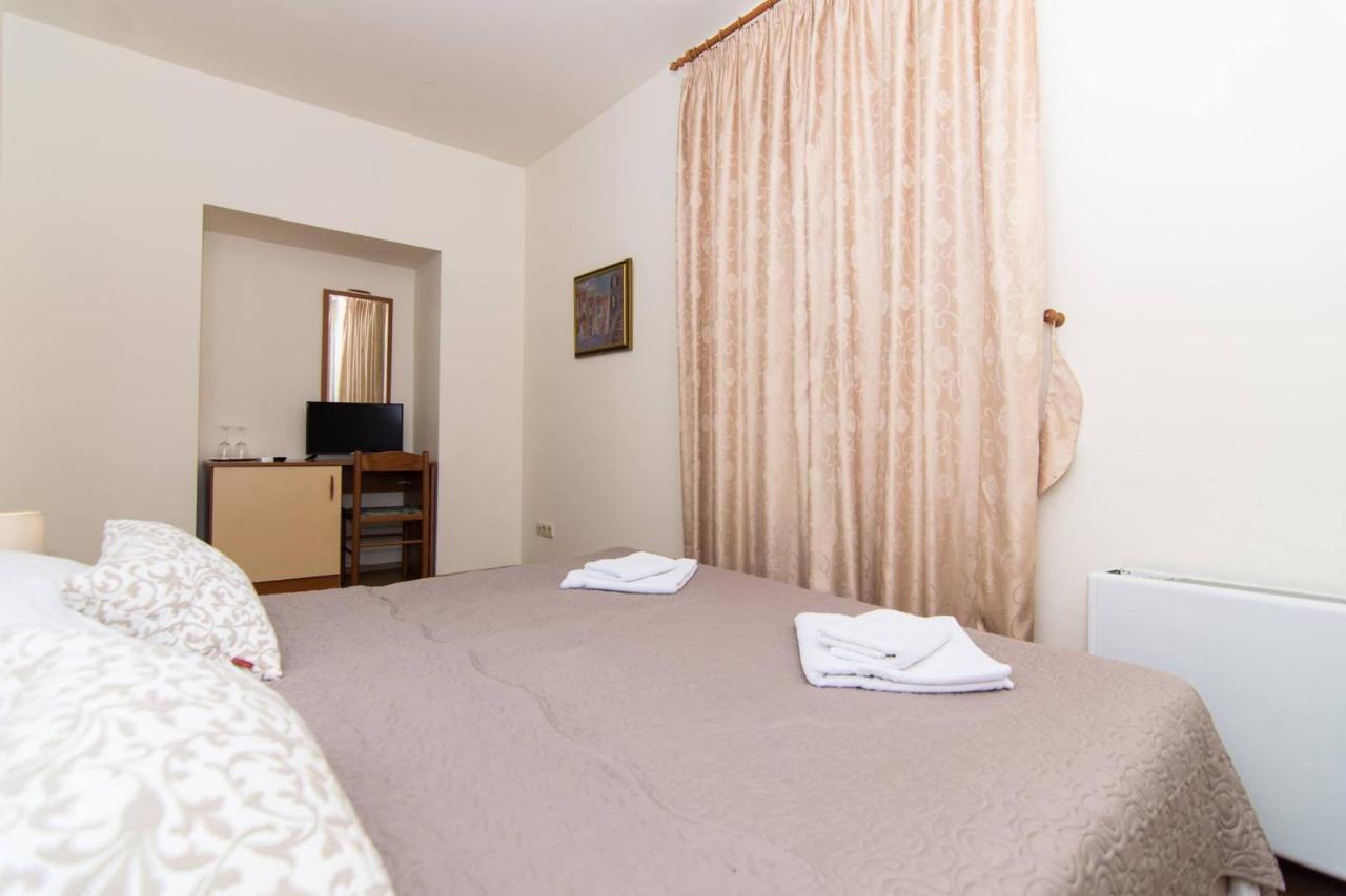 Bed and Breakfast Vila Liza Трогір Екстер'єр фото